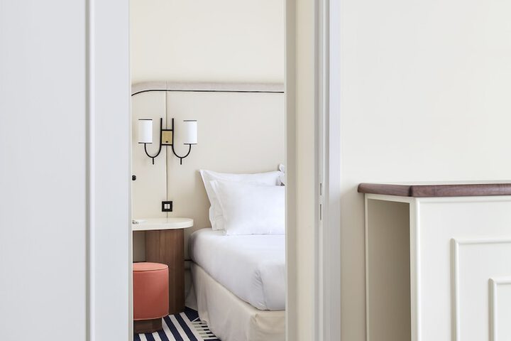 Room 30 of 50