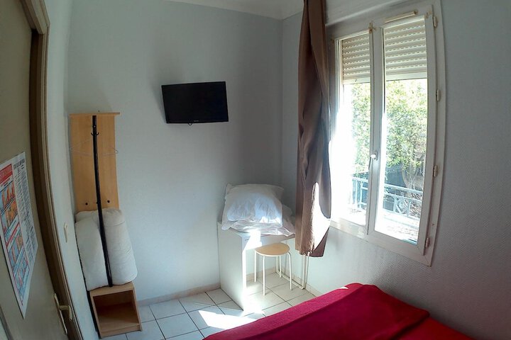 Room 17 of 44