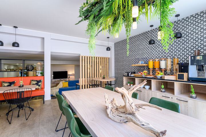 Breakfast area