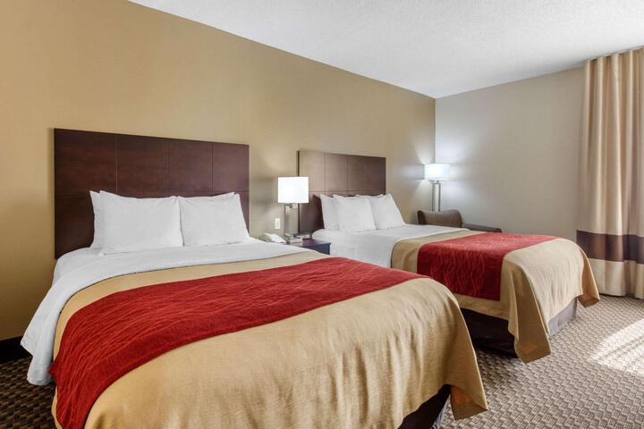 2 Queen Beds (8 of 8)
