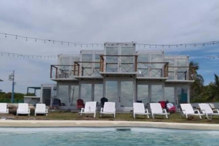 Pool 32 of 43