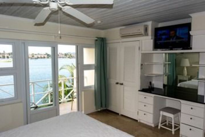 Room 14 of 37