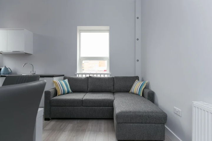 Room 4 of 14