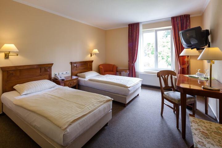 Room 3 of 27