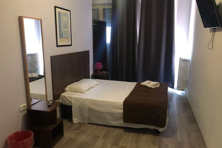 Room 5 of 43