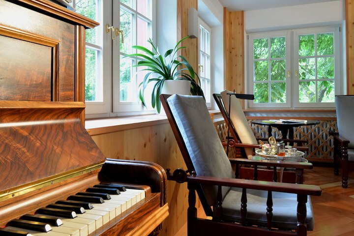 Guest Lobby