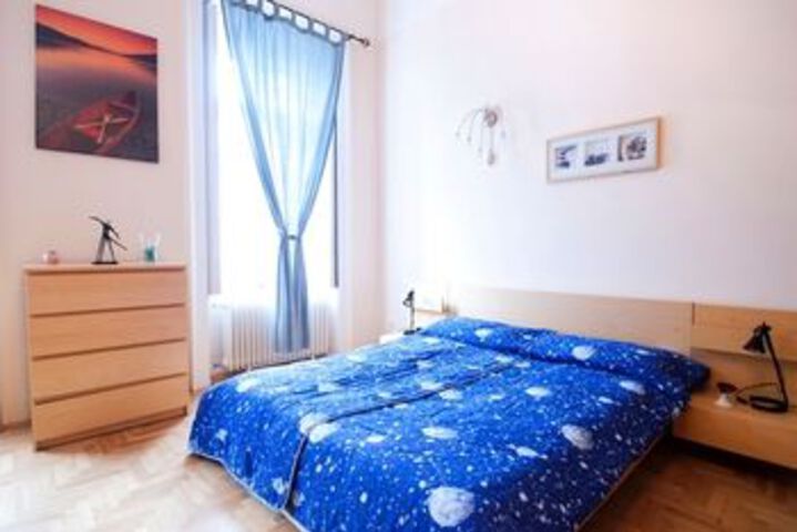 Room 5 of 18