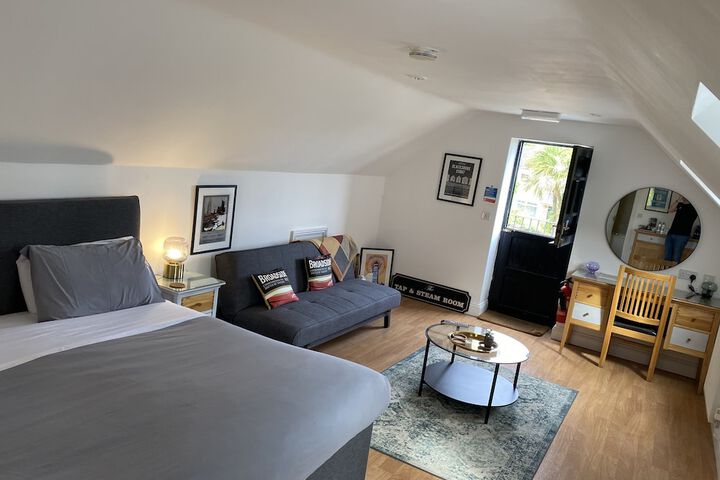 Room 7 of 37