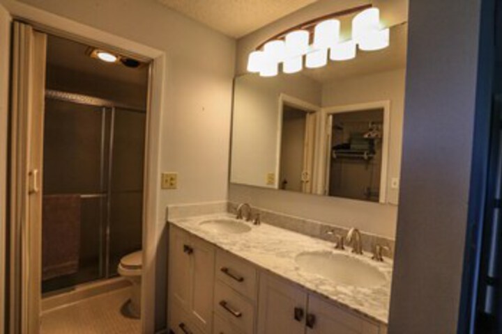 Room 7 of 28