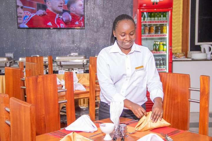 Dining 45 of 98