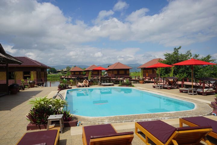 Hotel with Pool