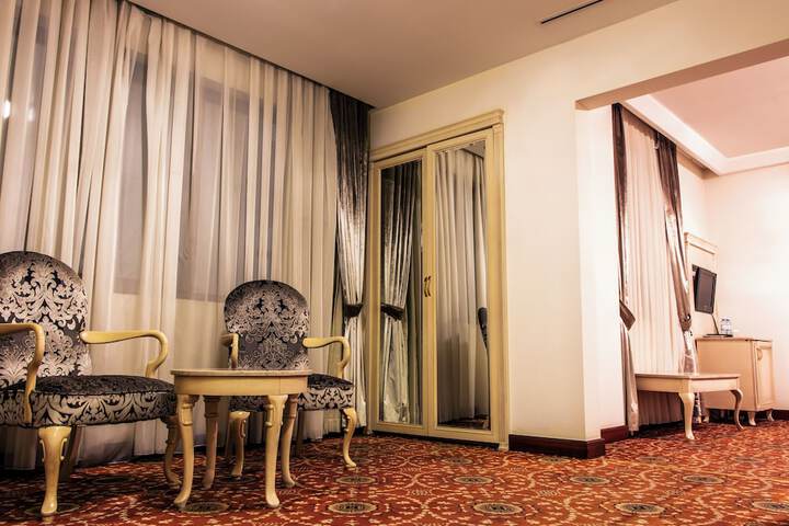 Room 15 of 44
