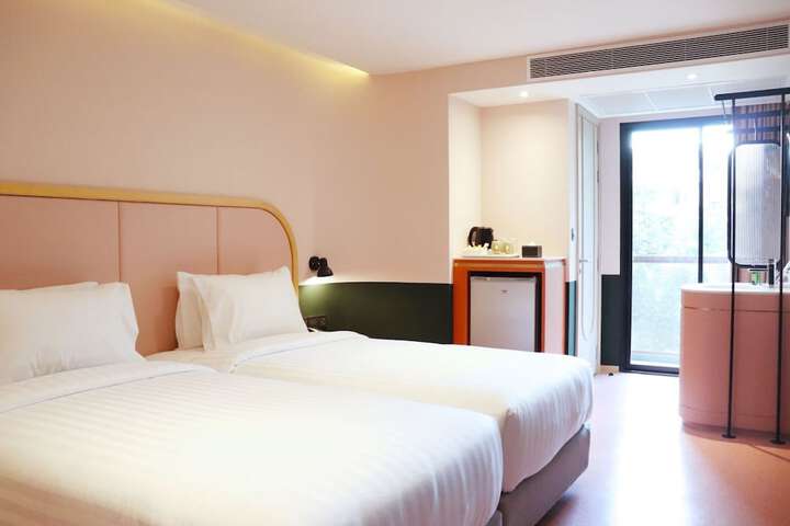Room 36 of 155