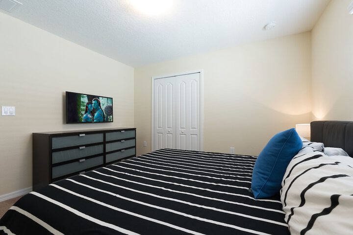 Room 6 of 52