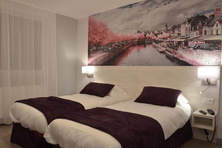 Room 37 of 62