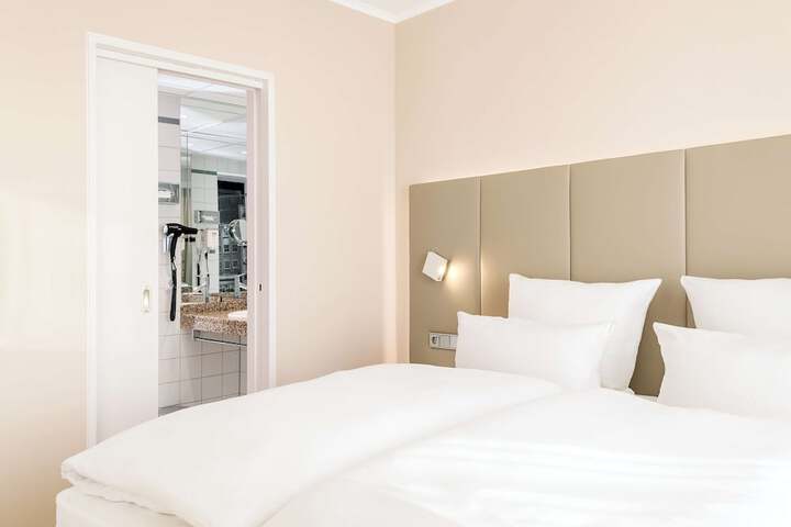 Room 5 of 31