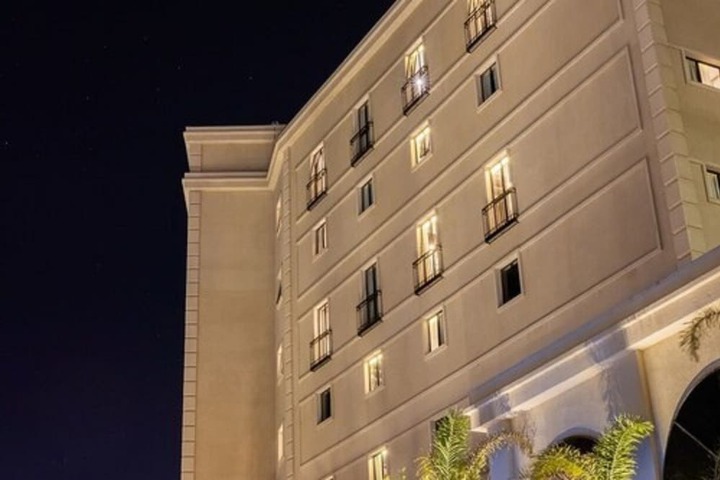 Hotel 74 of 82