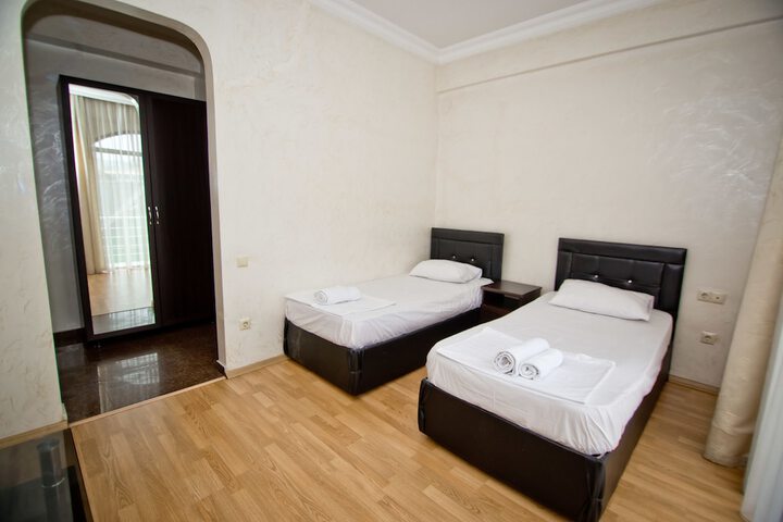 Room 82 of 93