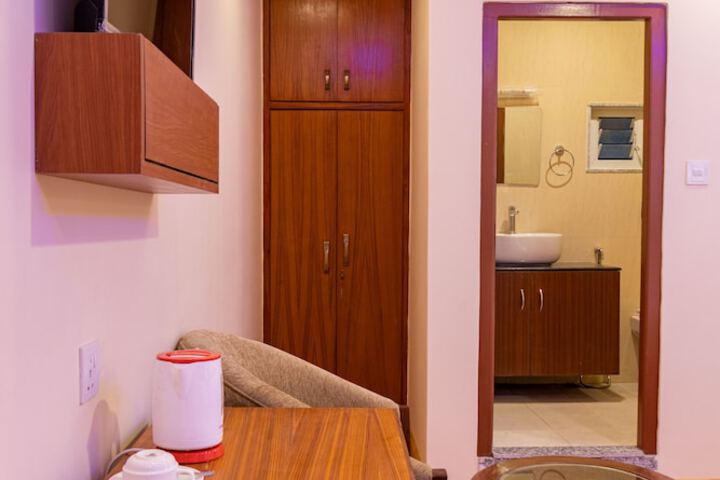 Room 12 of 22