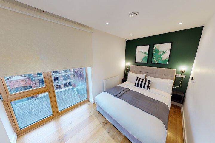 Room 21 of 296
