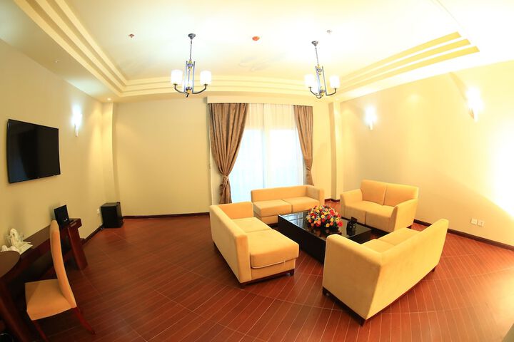 Room 6 of 49