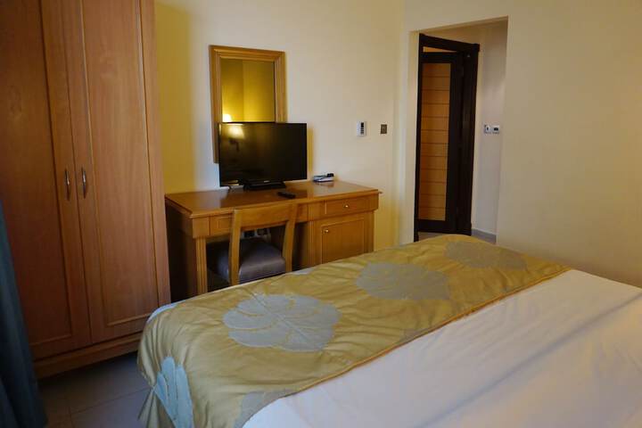 Room 14 of 156