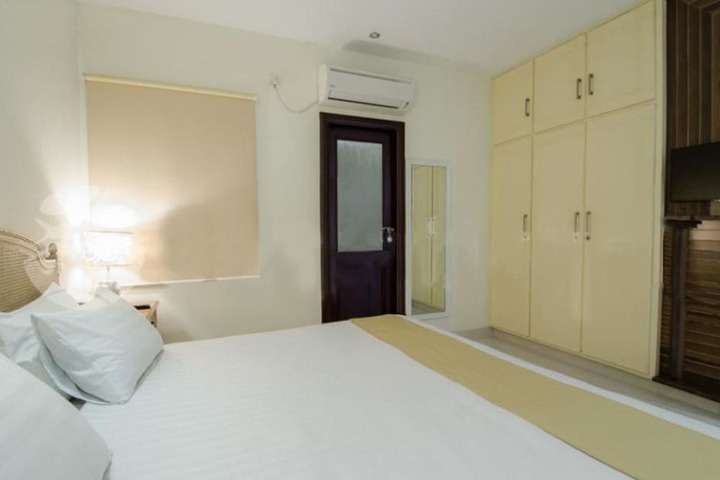 Room 28 of 40
