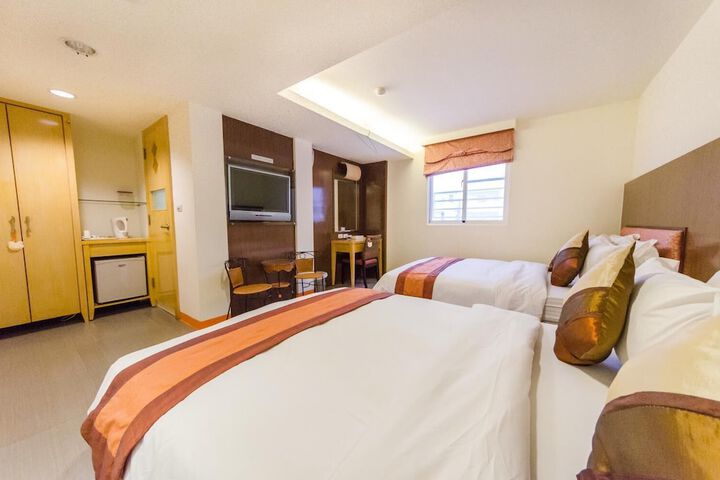 Room 15 of 49
