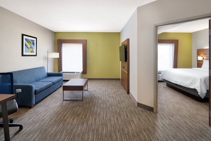 Room 7 of 37