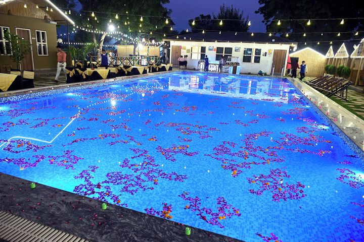 Pool 13 of 43