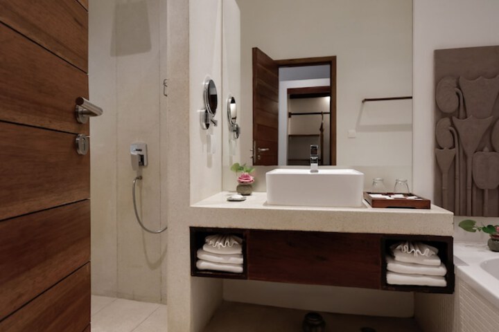 Room 73 of 131