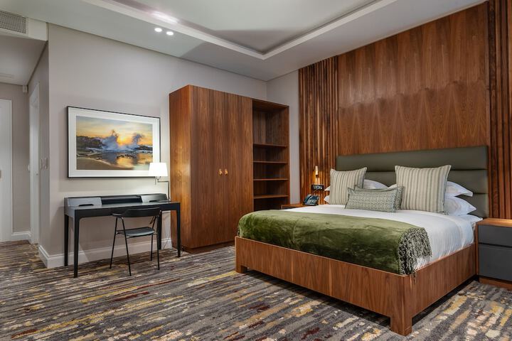 Room 8 of 38