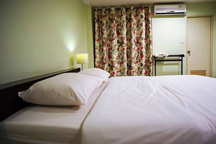 Room 14 of 42