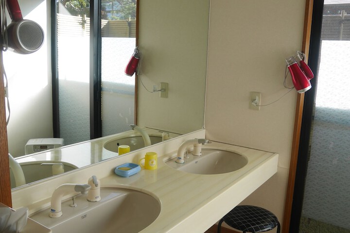 Room 15 of 33