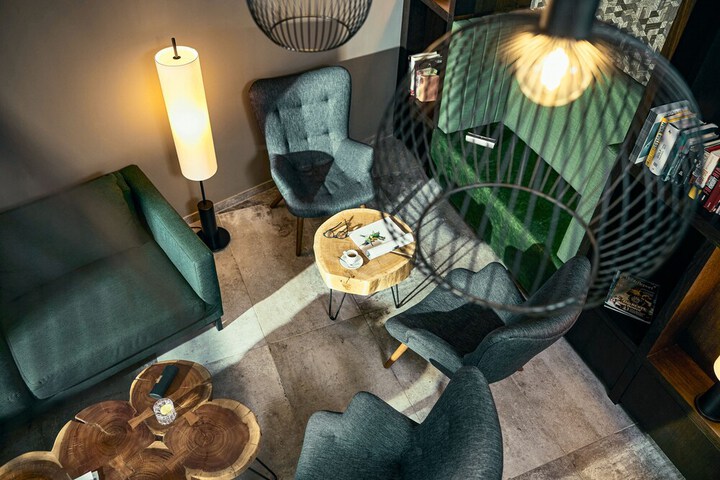 Lounge 86 of 116