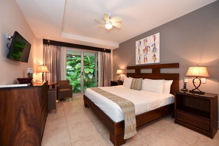 Room 3 of 206