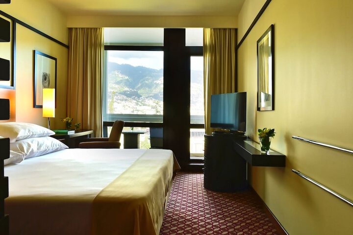 Room 10 of 43