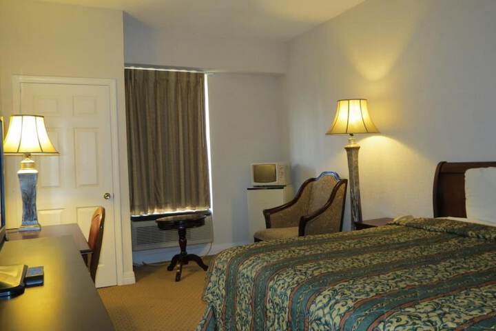 Room 19 of 38