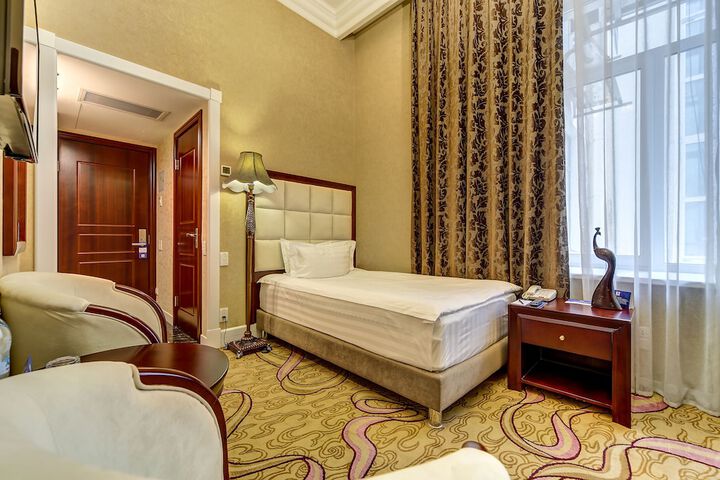 Room 10 of 96