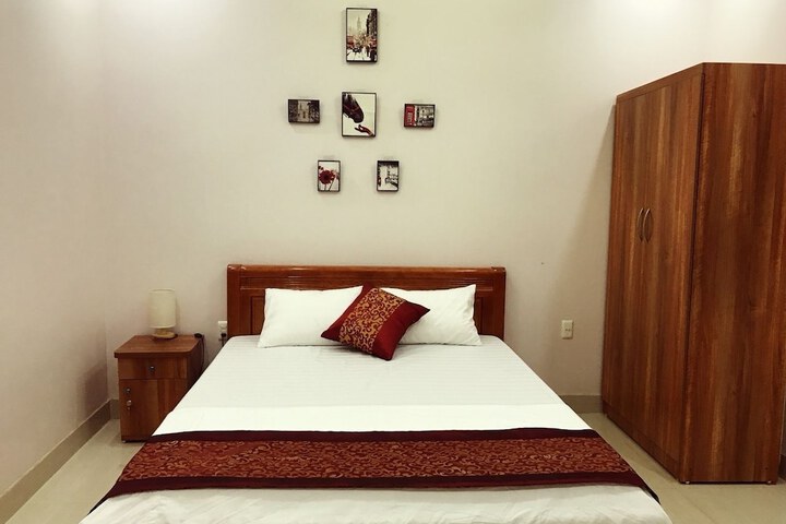 Room 8 of 28