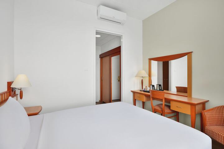 Room 49 of 81
