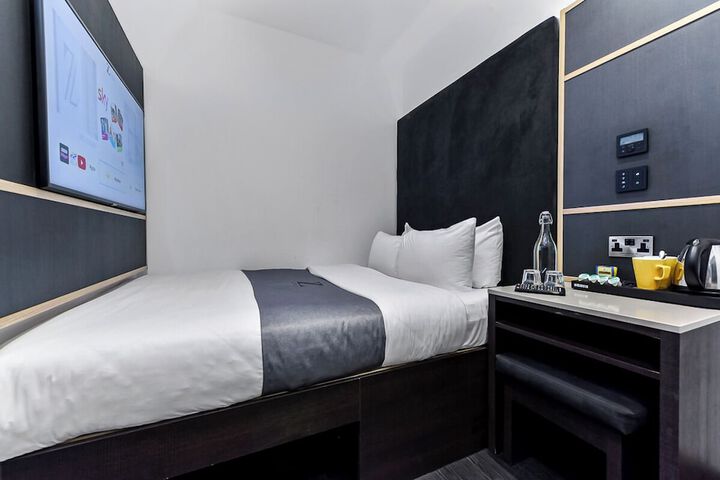 Room 13 of 50