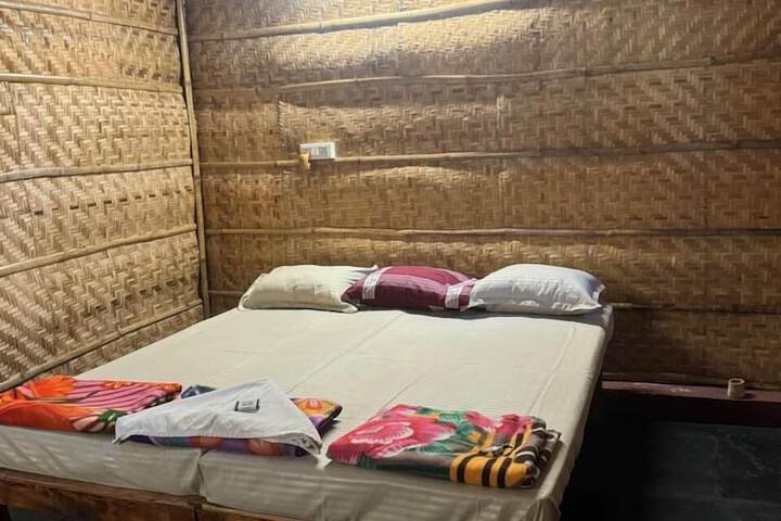Room 3 of 8