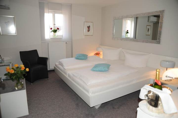 Room 9 of 46