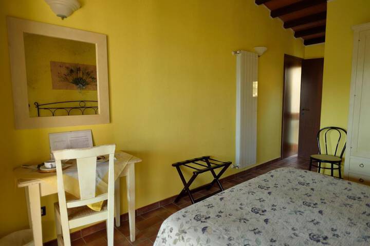 Room 8 of 38
