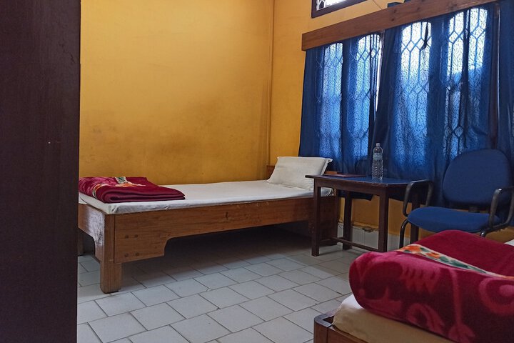 Room 9 of 17