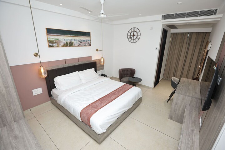 Room 4 of 23