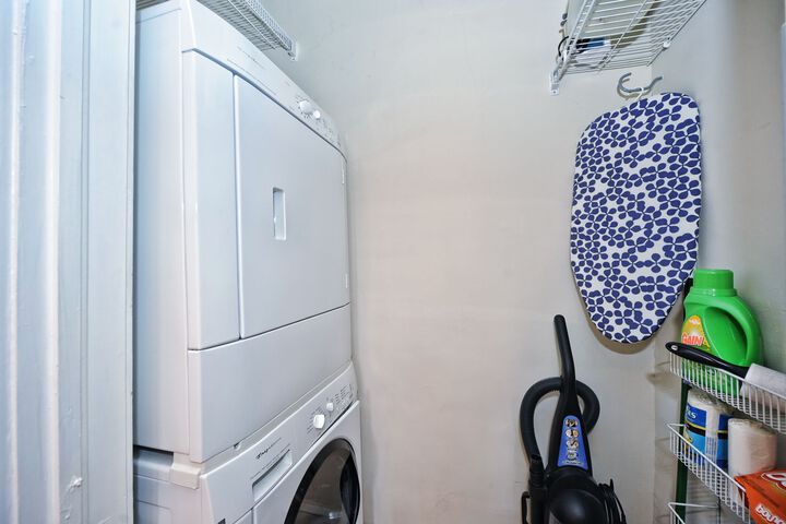 Laundry 7 of 35