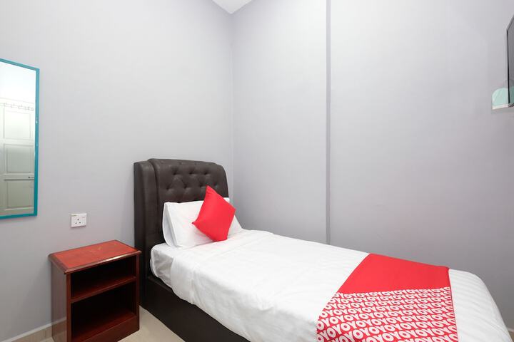 Room 25 of 43