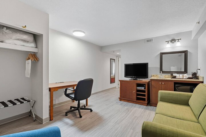 Room 27 of 68